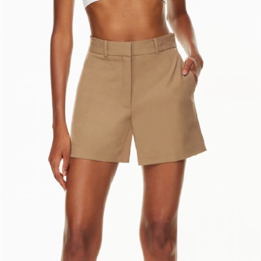 🤎Aritzia Babaton Agency Mid-thigh Short. color: saville. size 4.